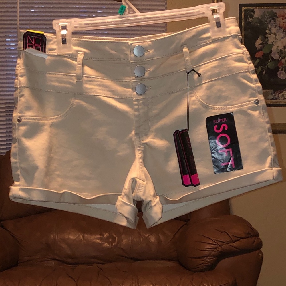 Mid rise Shorts